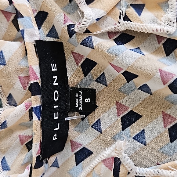 Pelione Sleeveless Blouse, NWOT, Small with Geometric Shapes - Picture 6 of 10